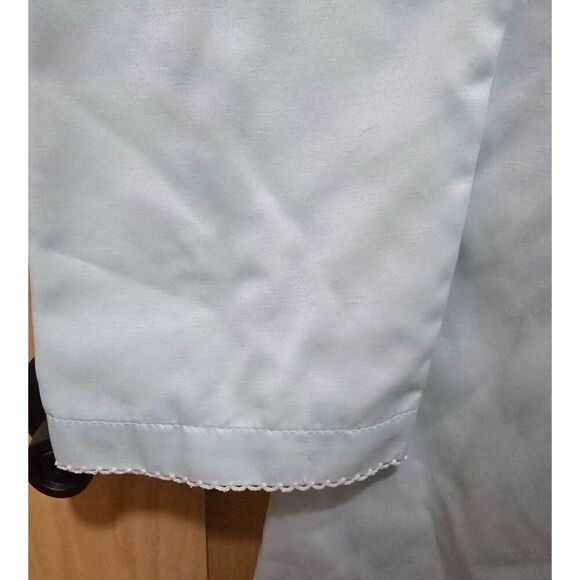 Vintage Womens Light Blue Embroidered Long Sleeve Nightgown With Lace & Button - Picture 4 of 9